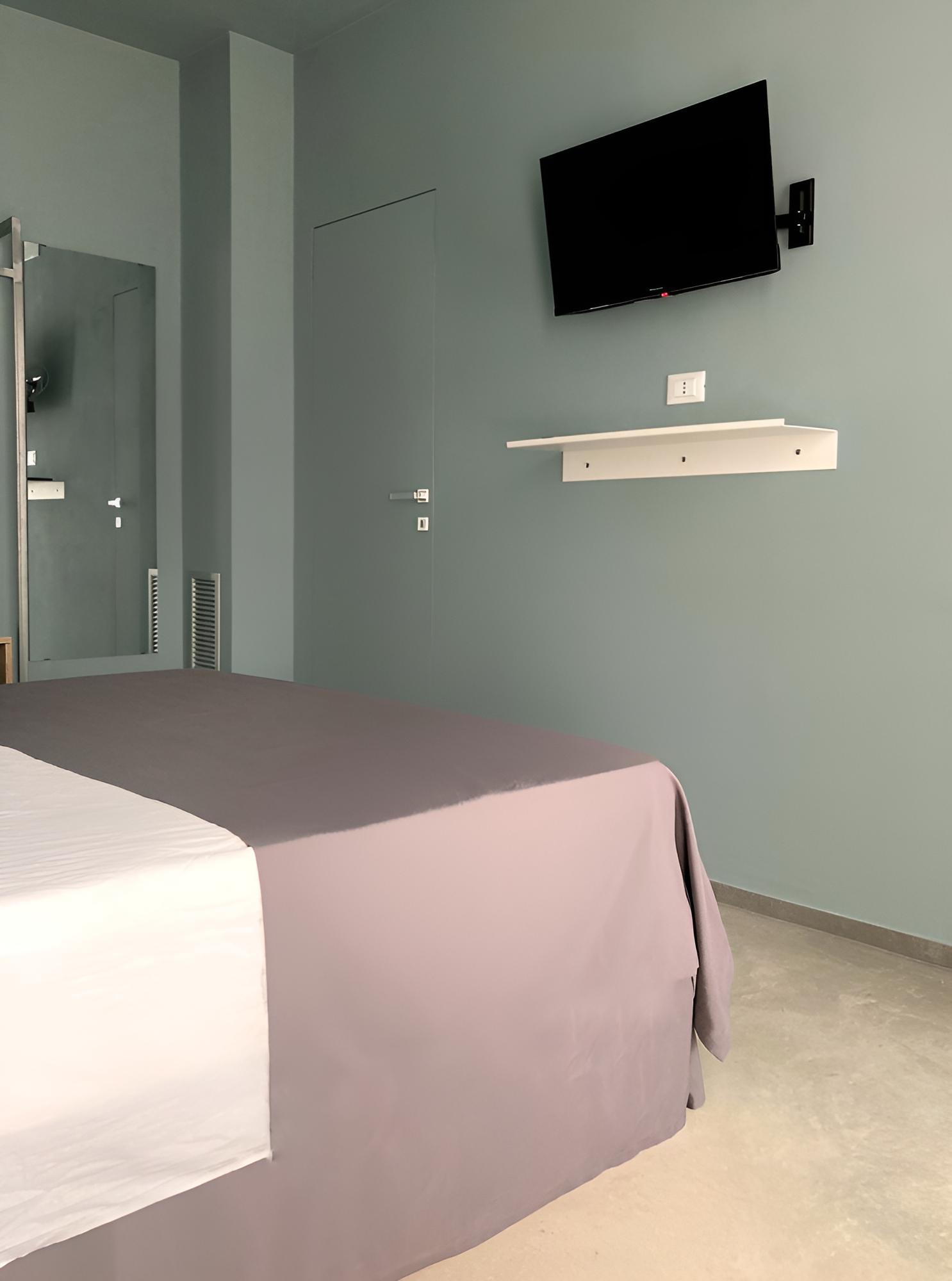 Standard Room, Ensuite, Courtyard View photo 2