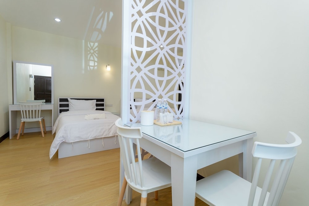 Deluxe Twin Room photo 3