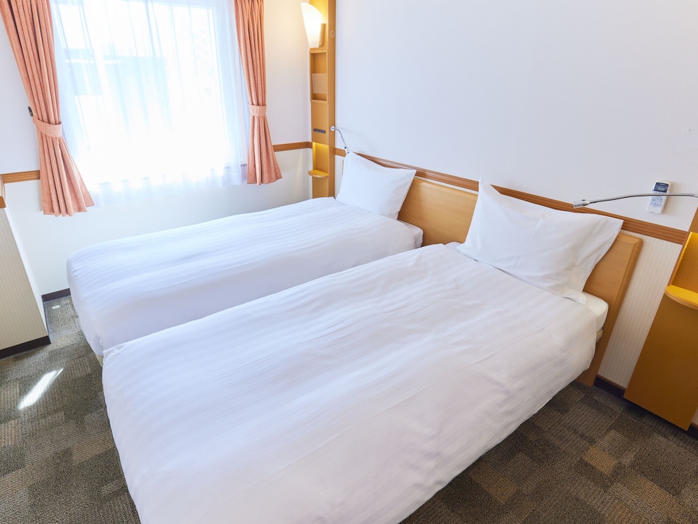 Economy Twin Room, Smoking photo 2