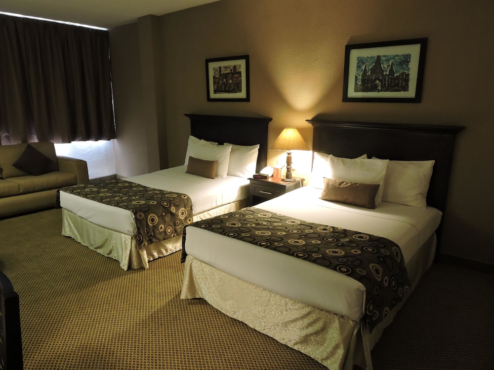 Standard Room, 2 Double Beds, Non Smoking photo 2