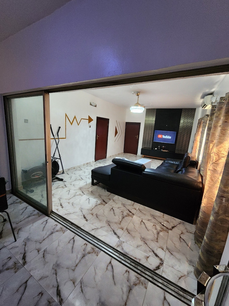 Apartment, 1 Bedroom, Kitchen, Ground Floor photo 2