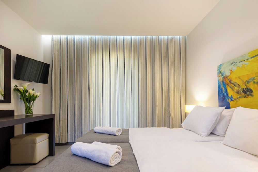 Standard Room with Garden View - Photo 4