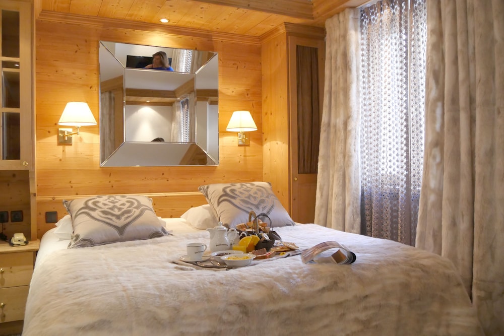 Chambre Double Standard avec Douche Chambre Double Standard avec Douche