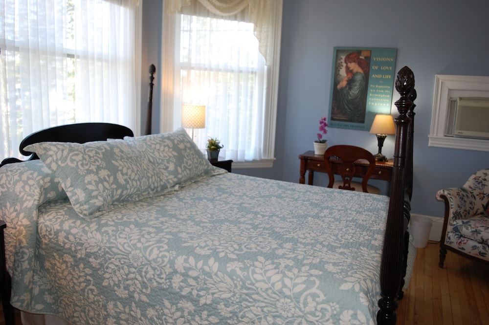 Oxford Blue photo 2