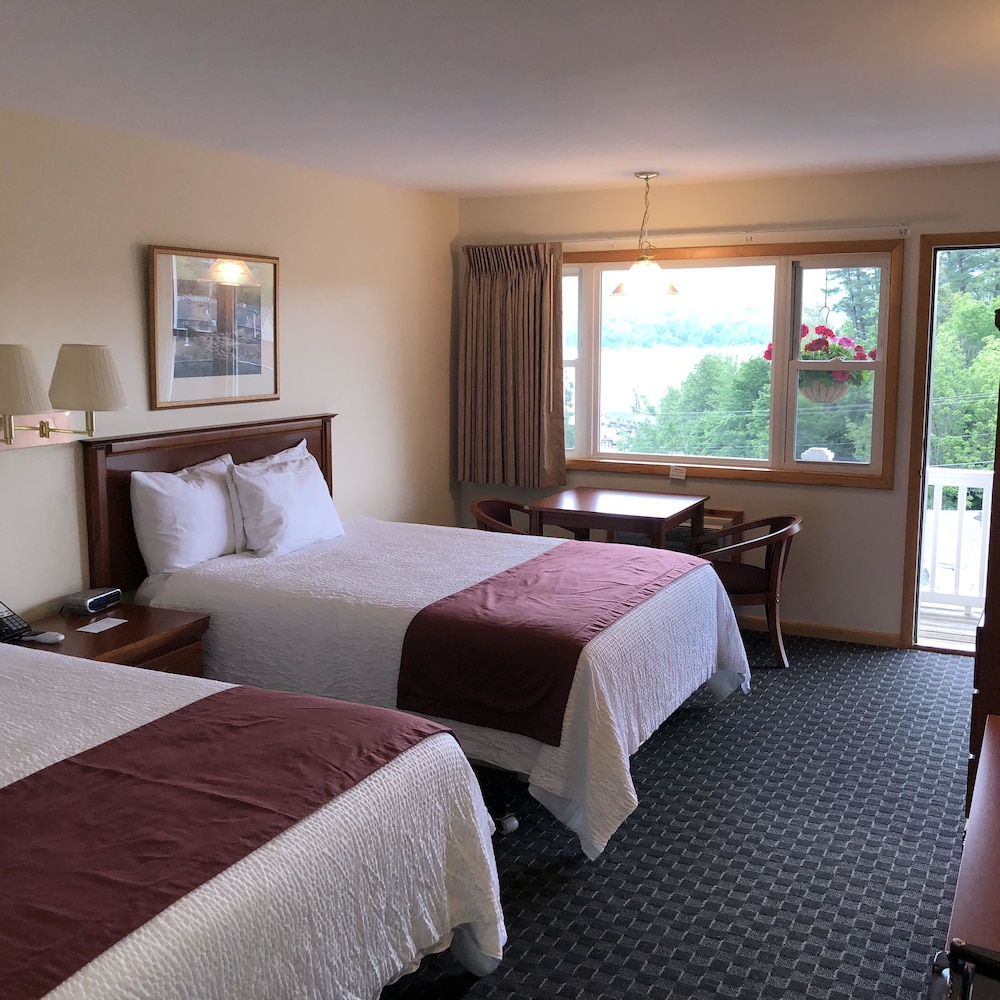 Premium Room, 2 Queen Beds, Non Smoking, Lake View photo 1