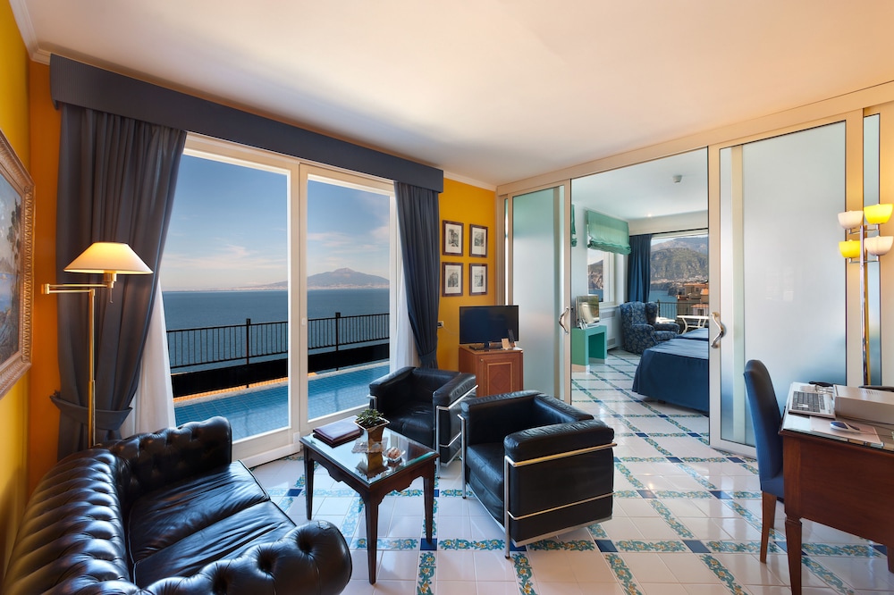 Suite, Balcony, Sea View - Photo 1