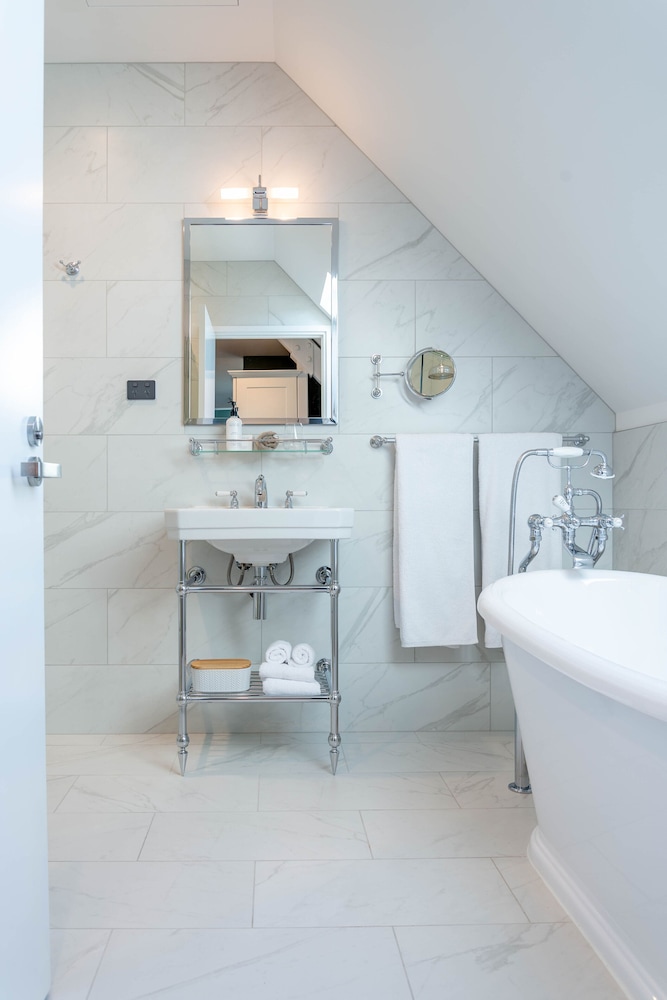 Royal Skylight Room - Photo 3