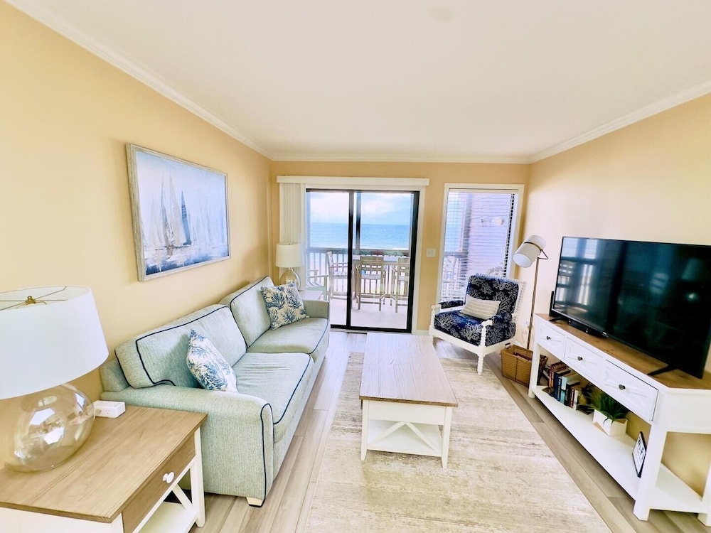 Condo, 3 Bedrooms