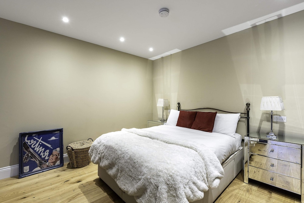 Basic Apartment photo 3