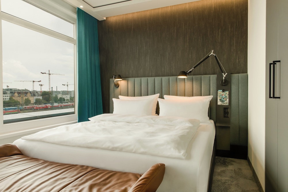 Comfort Room, 1 Queen Bed