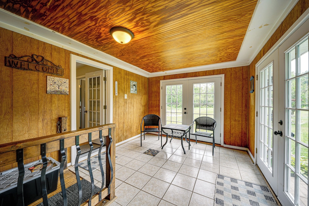 7BR Lakefront Haven Pool Hot Tub Gated 4acres, Billede 44