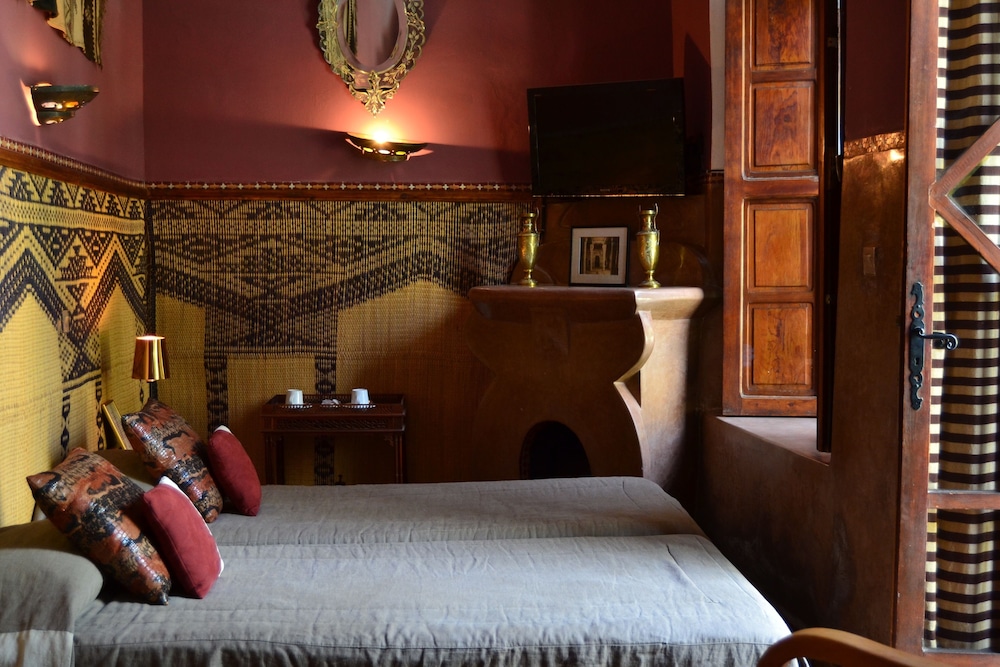 Deluxe Twin Room (Chambre Saint Exupéry) photo 3