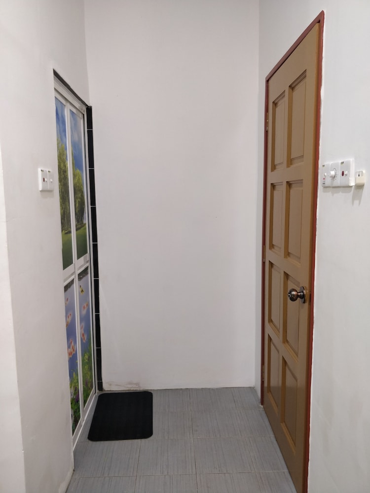 Deluxe Quadruple Room - Photo 14
