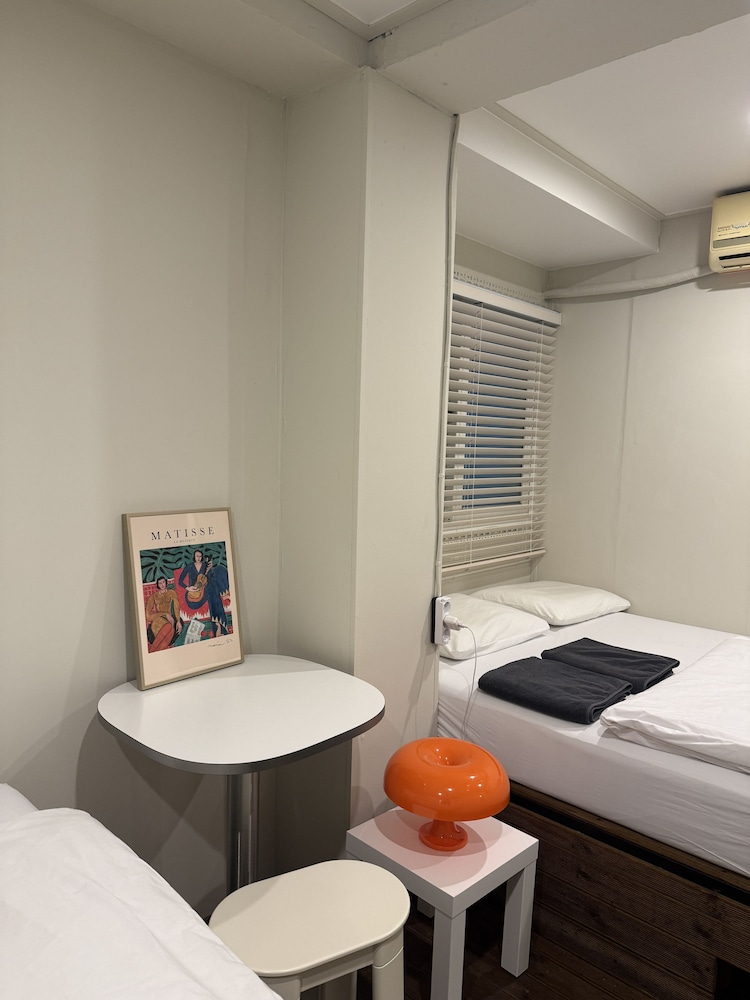 Basic Quadruple Room (non-Korean nationals only)