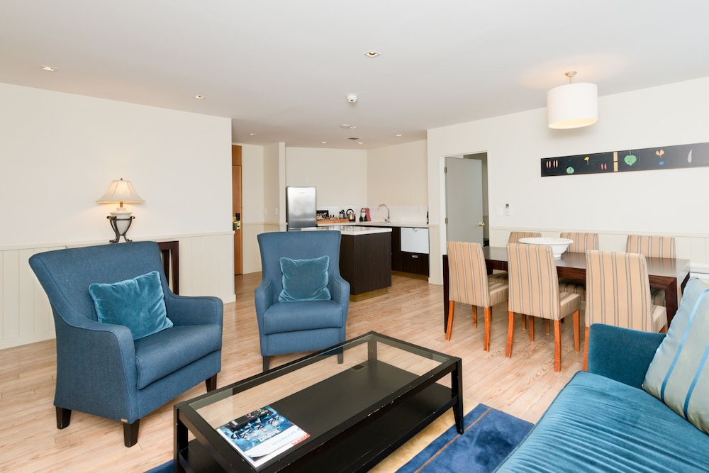 Executive Suite, 2 Bedrooms - Photo 1