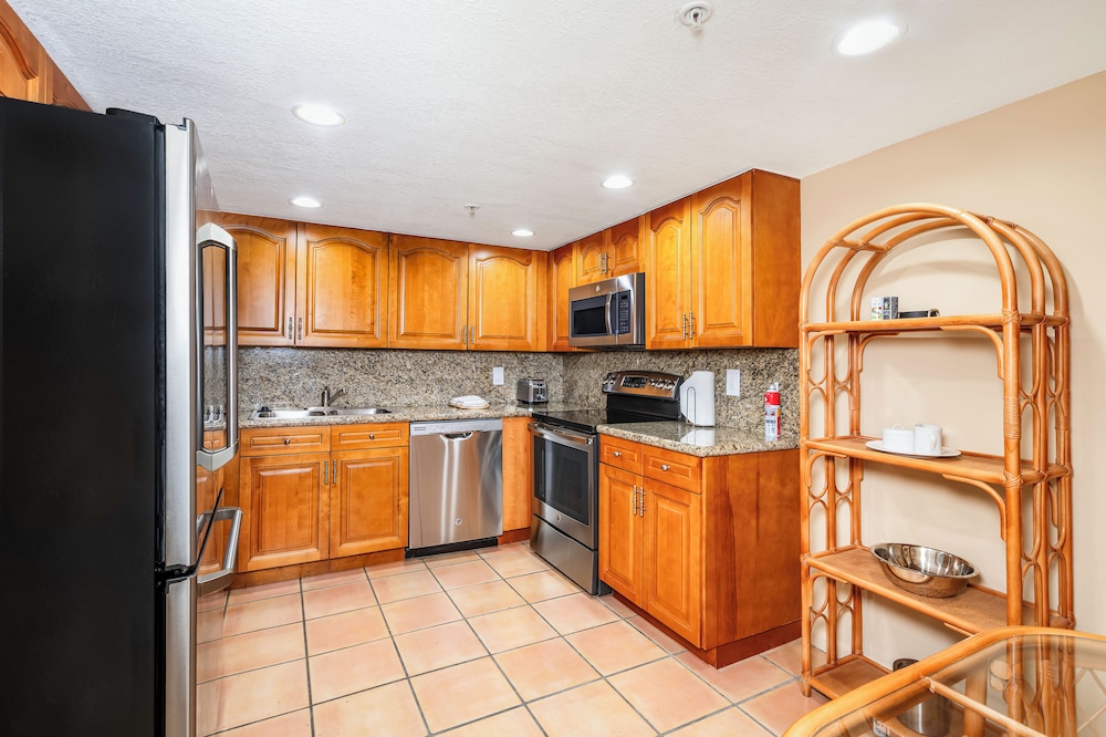 2 Bedroom Suite with Washer and Dryer - Photo 8
