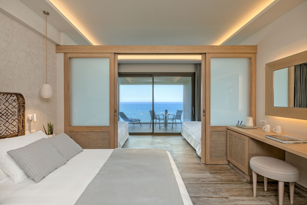 Family Room, Sea View (sliding doors) photo 1