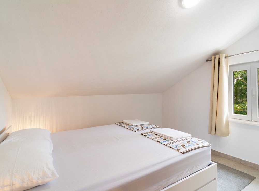 Apartment (One Bedroom Apartment With Balcony) photo 2