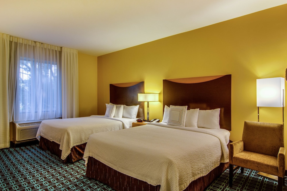 Room, 2 Queen Beds - Photo 1