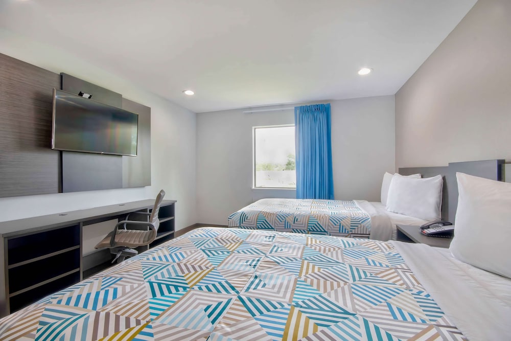 Standard Room, 2 Double Beds, Non Smoking - Photo 3