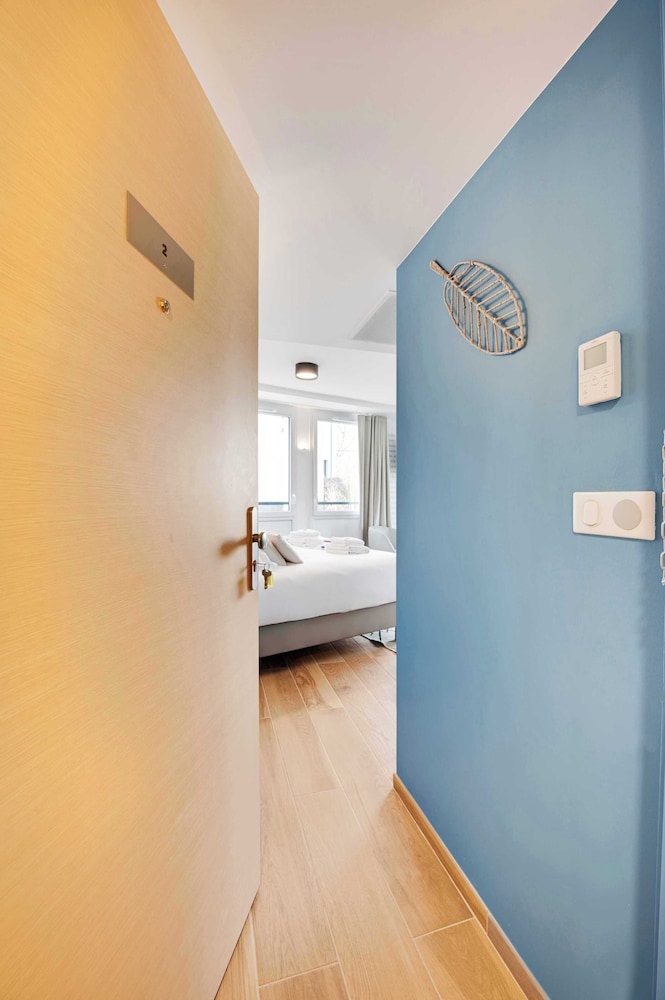 Comfort Apartment, City View