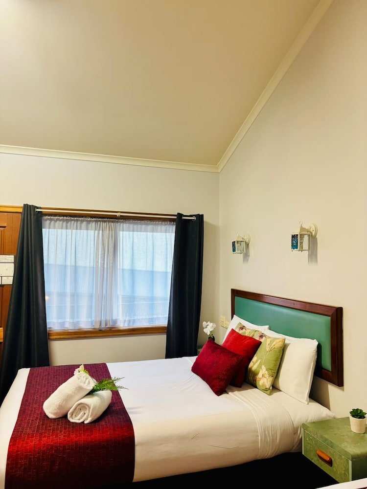 Queen Studio Room with Balcony