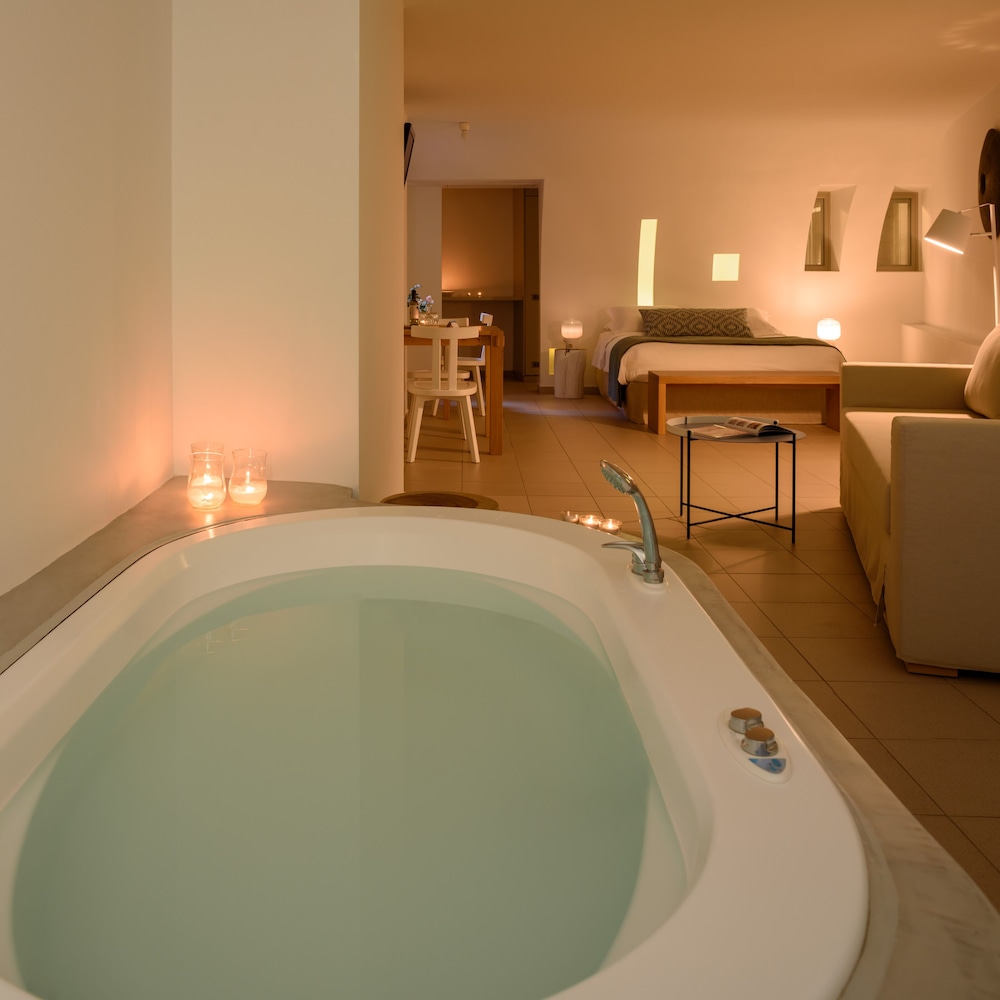 Superior Suite, Jetted Tub, Sea View - Photo 5