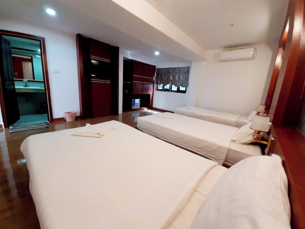 Standard Triple Room - Photo 1