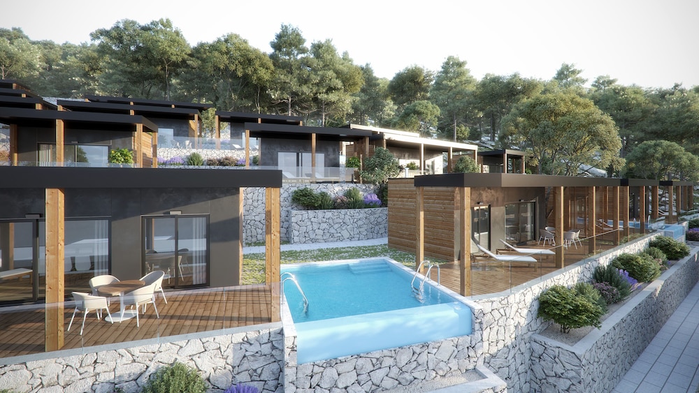 Luxury Studio Suite, Pool Access, Sea View (MBK) photo 3