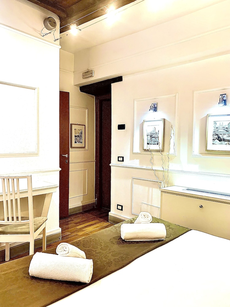 Economy Double Room photo 3