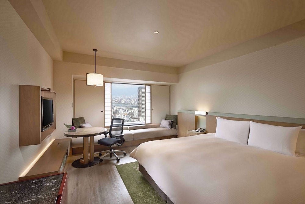 Deluxe Room, 1 King Bed - Photo 4