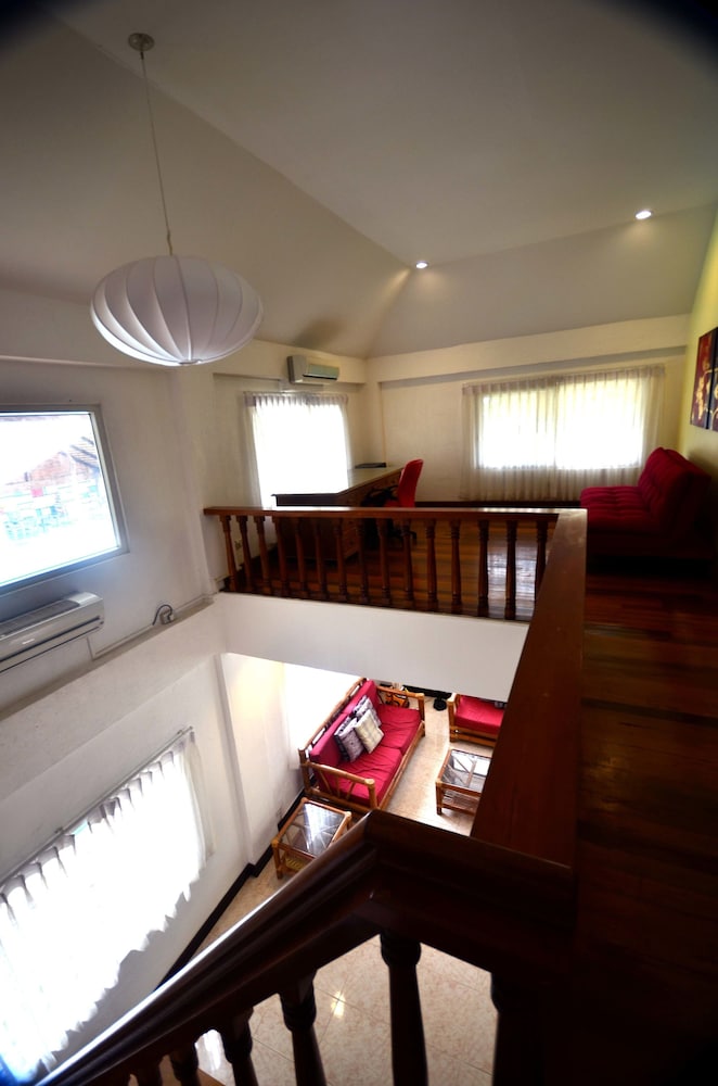Villa photo 3