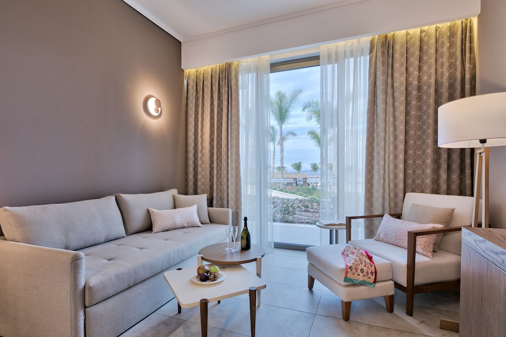Deluxe Side Sea View Room photo 3