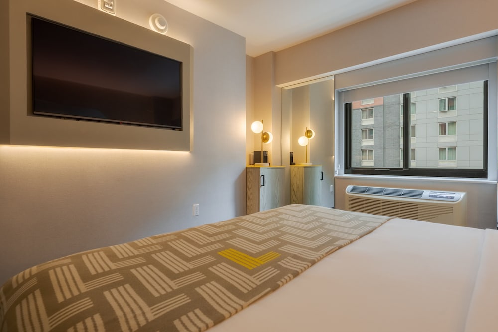 Comfort Room, 1 King Bed, Accessible (Plus)