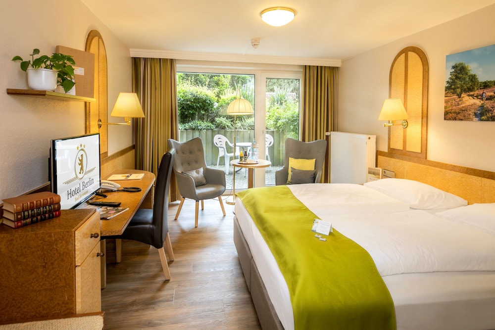 Standard Double Room, 2 Twin Beds, Patio photo 1