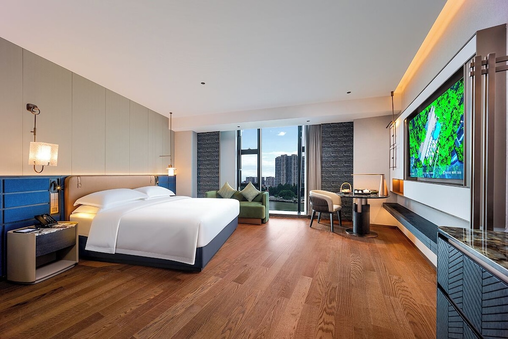 Superior Double Room, Canal View