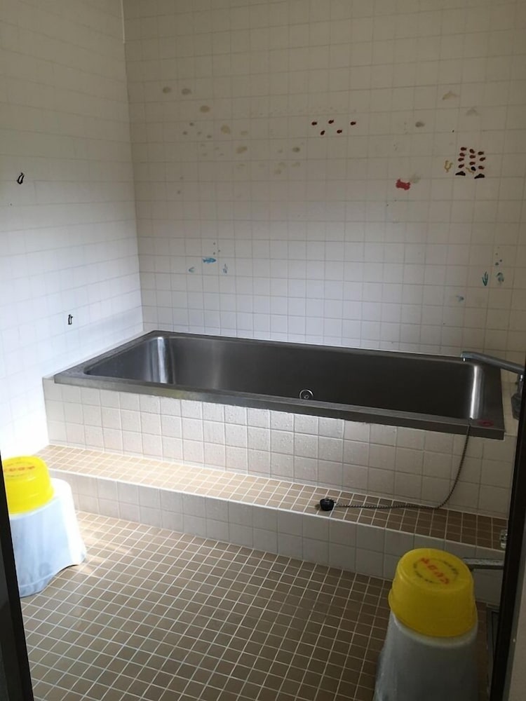 Japanese Style Room For 4 Guests, Shared Bathroom photo 3