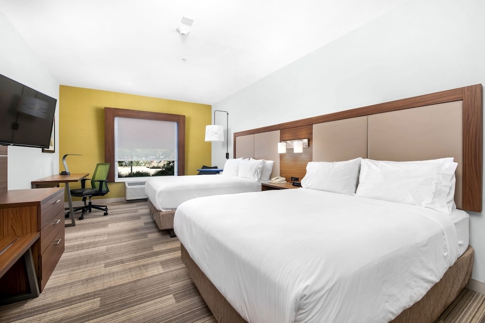 Room, 2 Queen Beds, Accessible, Non Smoking (Mobility) - Photo 1