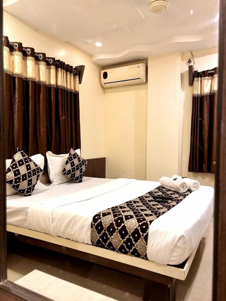 Deluxe Double Room, City View