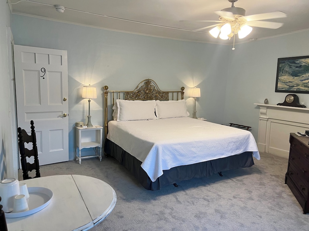 Room 9