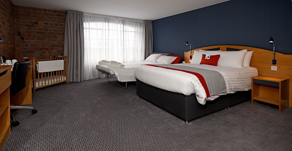 Standard Room, 1 Double Bed (with Free Hot Breakfast) - Photo 2