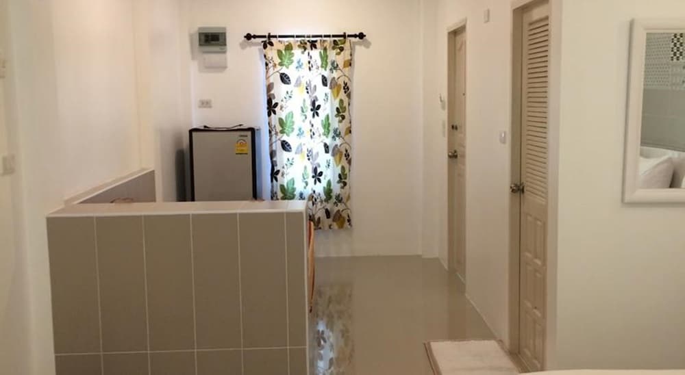 Basic Twin Room, 2 Twin Beds, Courtyard Area photo 3