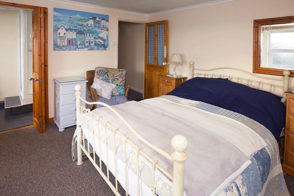 Kayleigh Room, Ensuite photo 2