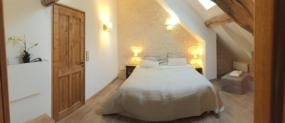 Comfort Double Room, 1 King Bed (Pomme) photo 1