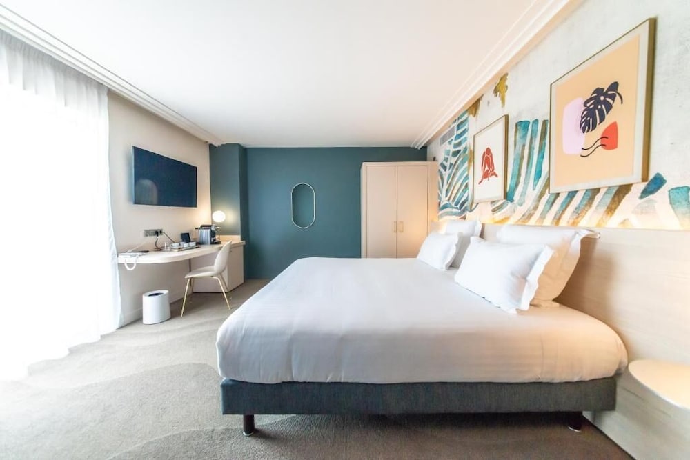 Exclusive Room, 1 King Bed, Non Smoking - Photo 5