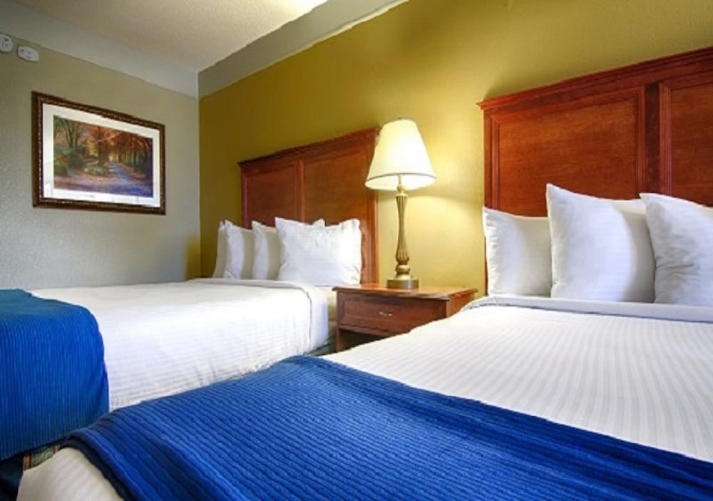 Room, 2 Queen Beds, Non Smoking photo 1