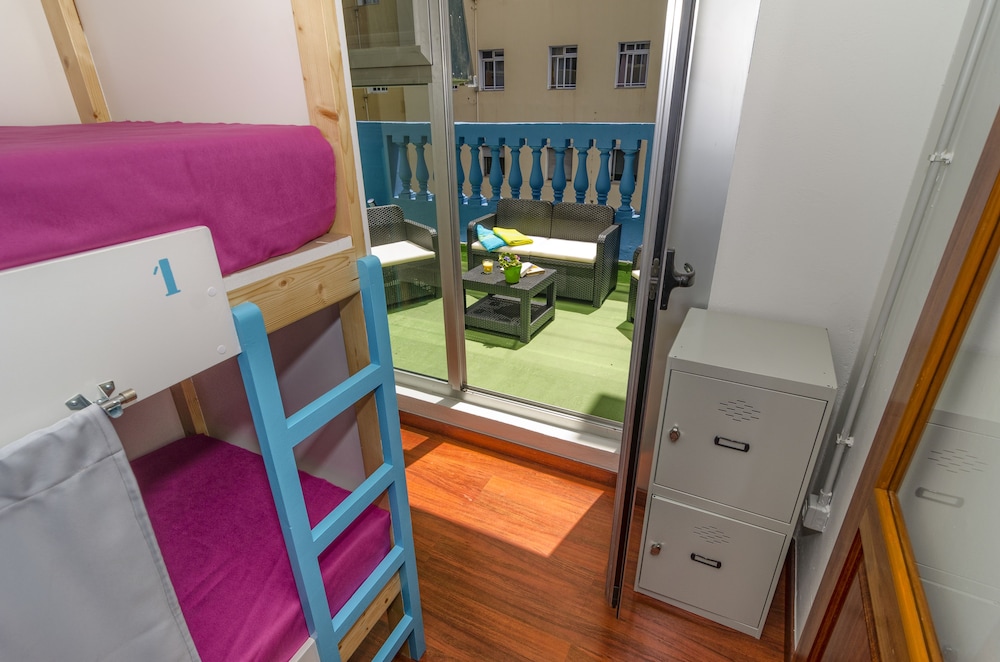 Shared Dormitory, Men Only, Terrace (8 Beds) - City View