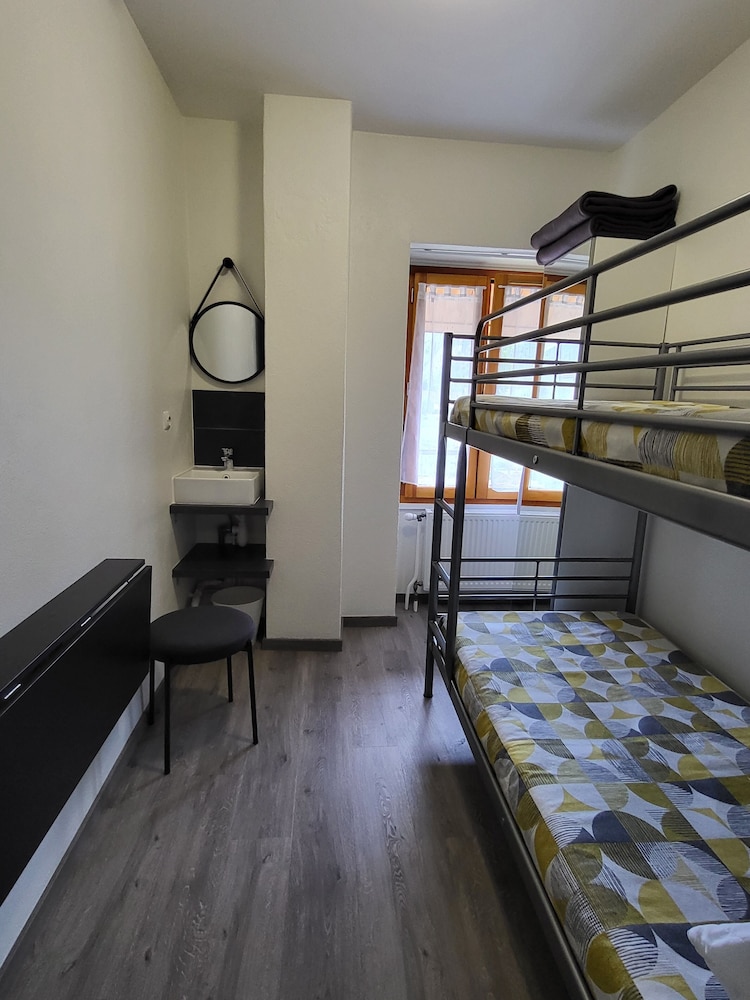 Standard Single Room, Shared Bathroom, Mountain View (Chambre Col de Sarenne)