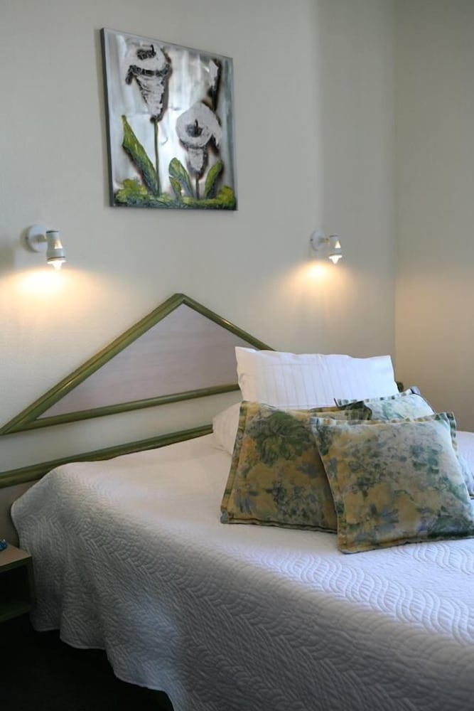 Double or Twin Room photo 3