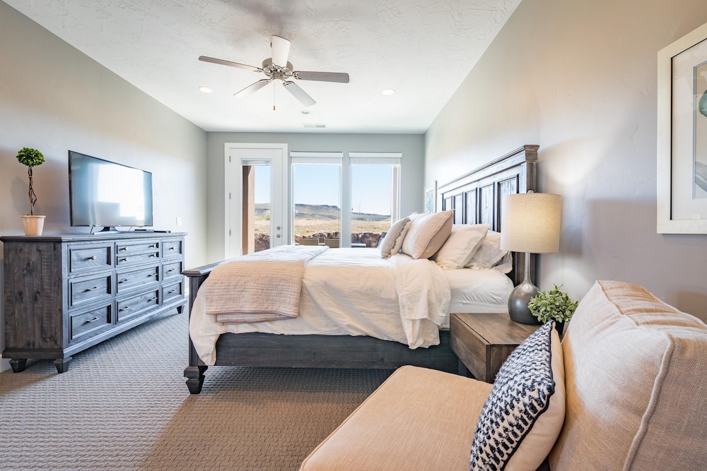 House, Multiple Beds, Golf View (Snow Canyon Sunrise) photo 1